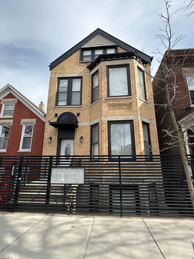 Building Photo - 3527 S Damen Ave