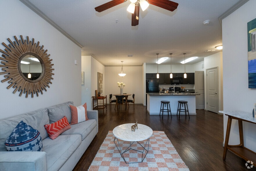 Primary Photo - Valrico Station