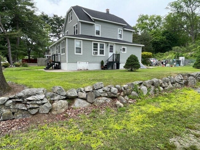 Building Photo - 24 Colfax Ave