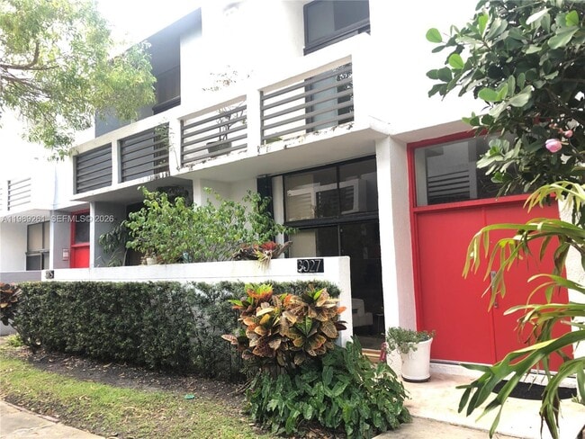 Building Photo - 3027 NE 183rd Ln