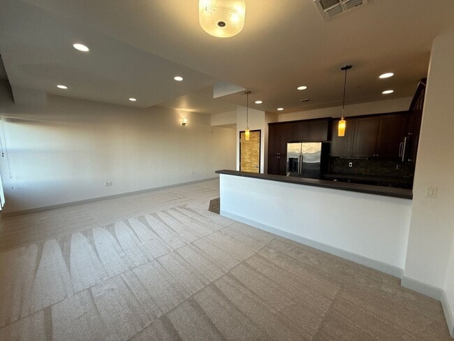 Building Photo - 160 Liberty St NE