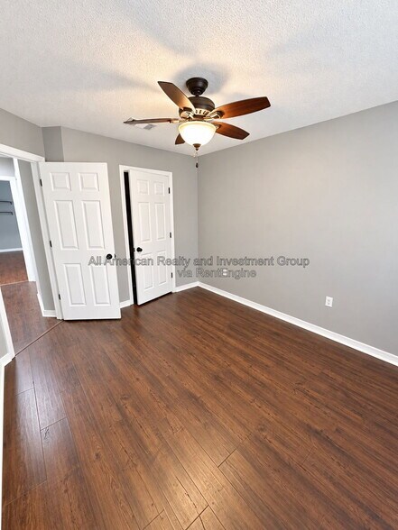 Building Photo - 561 Rough Leaf Ln