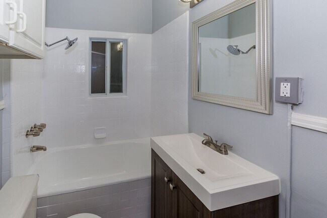 Interior Photo - 636 Chestnut Avenue