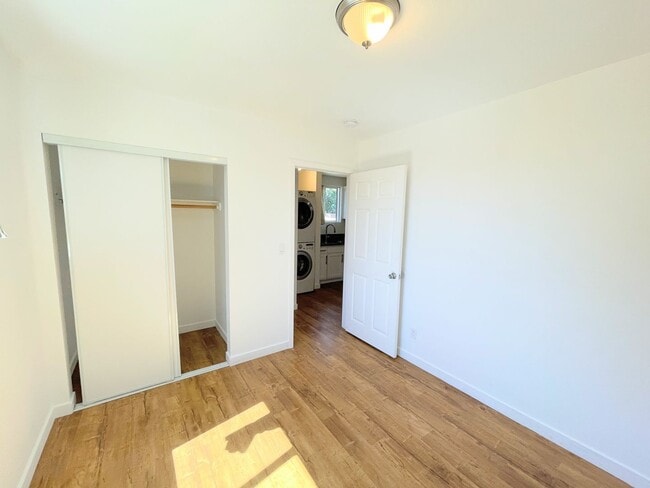 Building Photo - 1BD/1BTH COMING SOON!