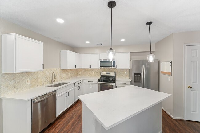 Building Photo - 17502 S Summit Canyon Dr