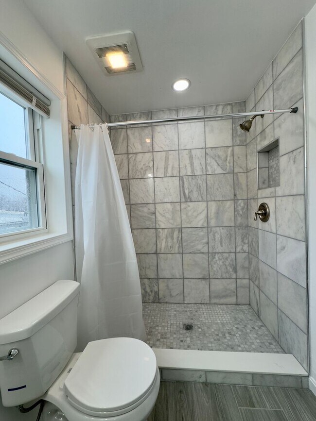 Building Photo - 3331 Beech Ave