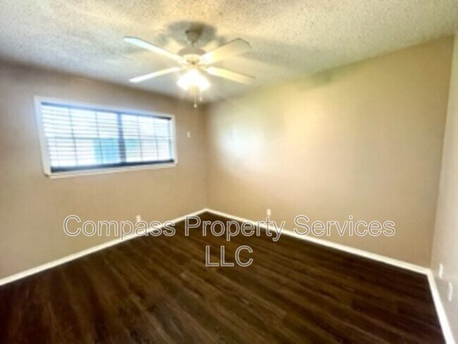 Building Photo - 396 Fernwood Dr