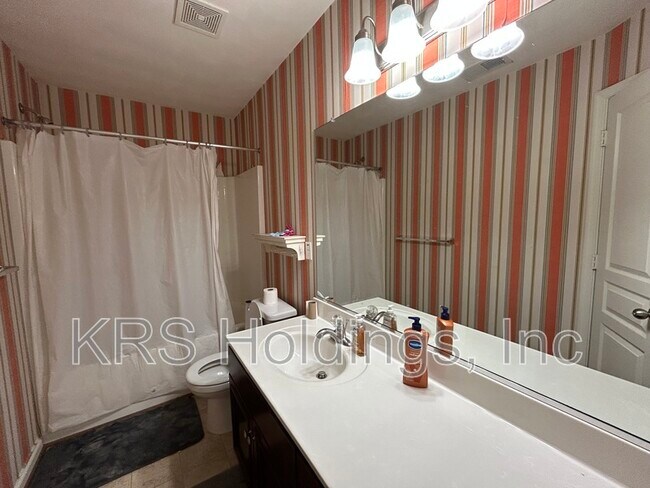 Building Photo - 5210 Moreland St