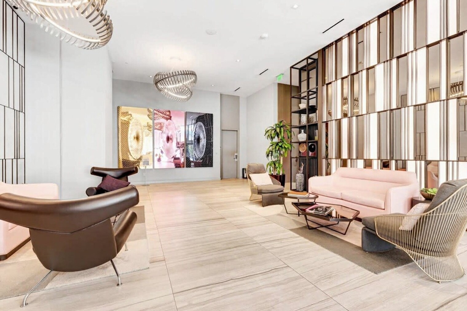 Building Photo - 4010 S Ocean Dr