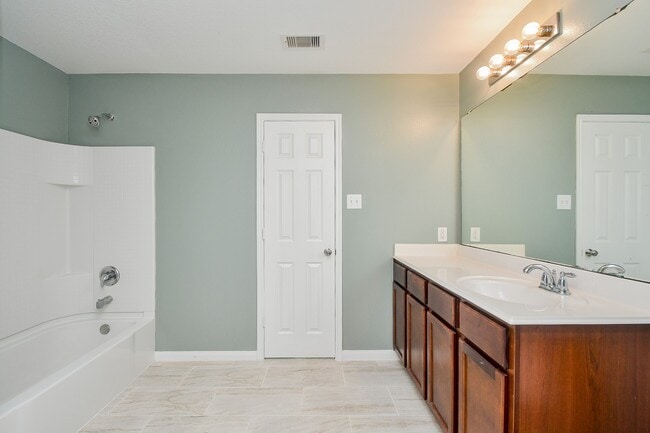 Building Photo - 17119 Hawks Landing Dr