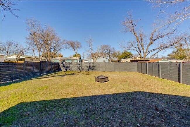 Building Photo - 4702 Bandera Rd