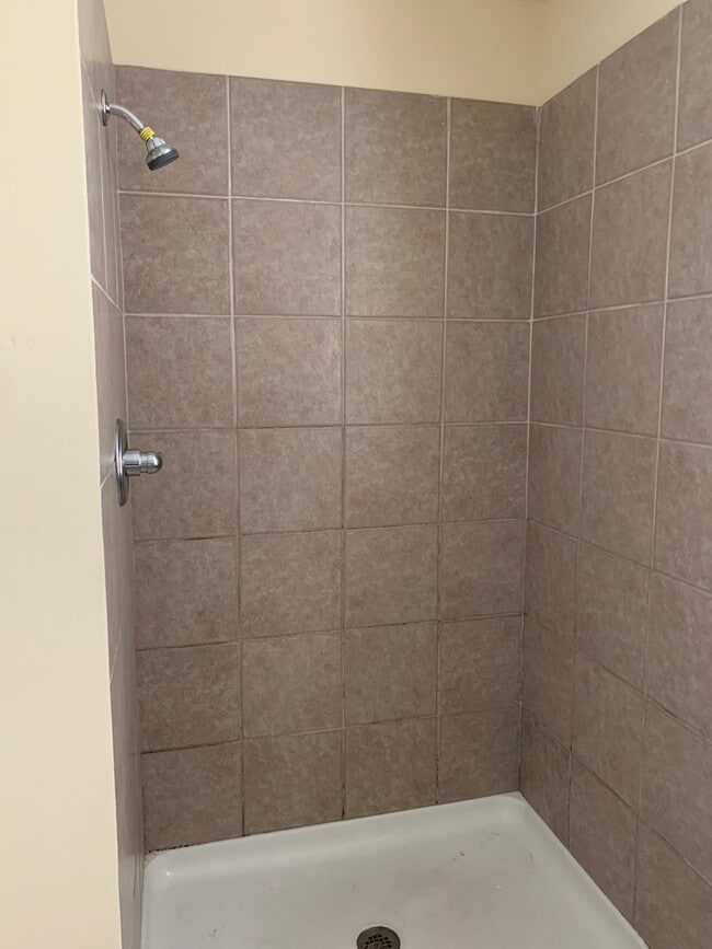 Building Photo - 1849 Willington St