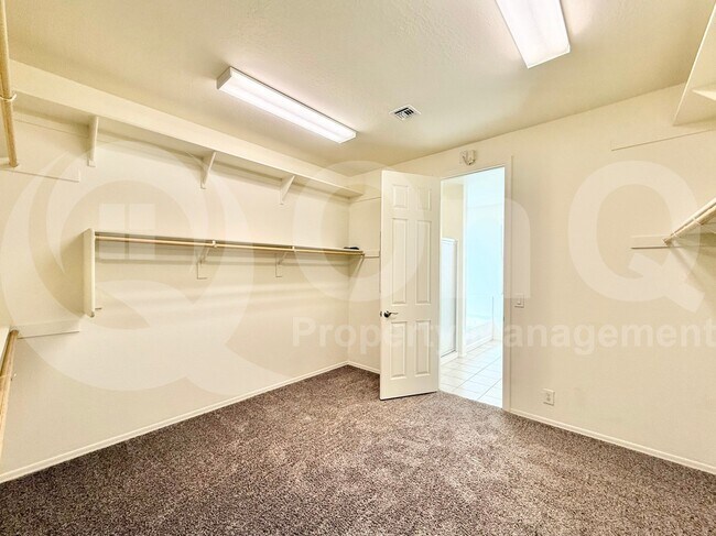 Building Photo - 9576 W Donald Dr
