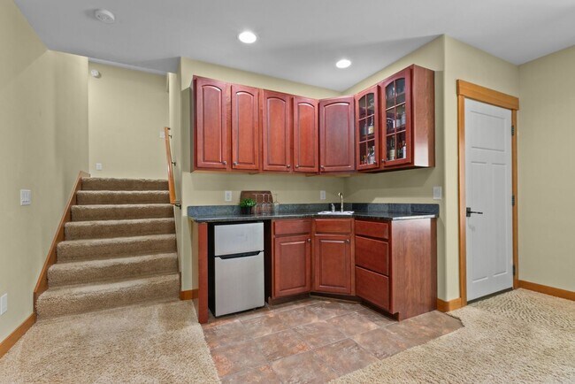 Building Photo - 3 Bed, 3 Bath Custom Built Home in Sudden Valley