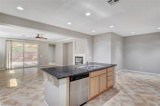 Building Photo - 6825 Tarpon Springs Ct
