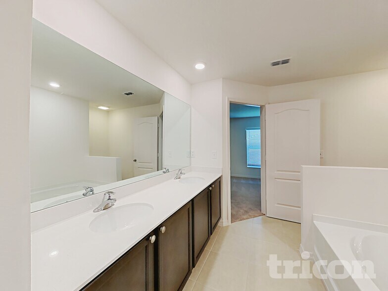 Building Photo - 1656 Luft Ln