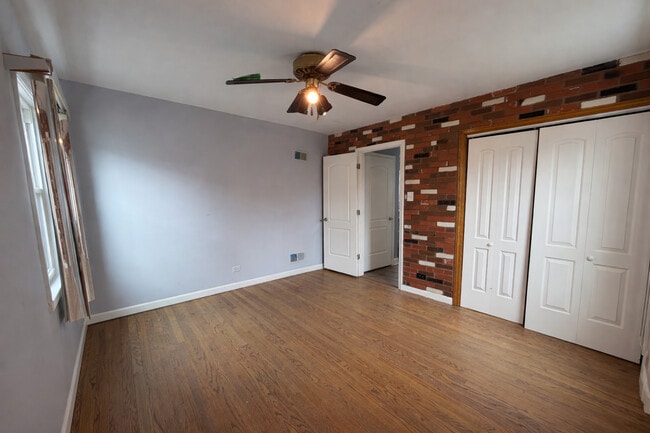 Building Photo - 8201 S Homan Ave