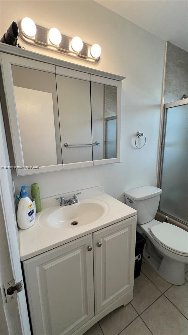 Building Photo - 941 Crystal Lake Dr