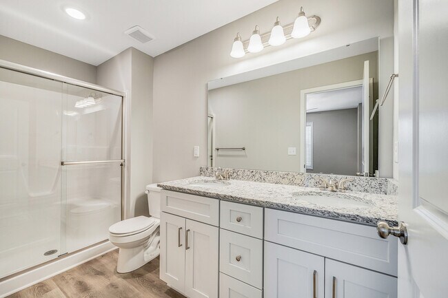 Building Photo - 411 E Benning St