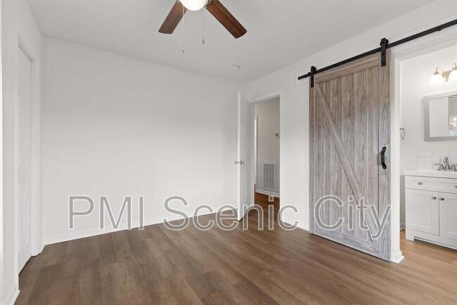 Building Photo - 3919 Weldon Dr