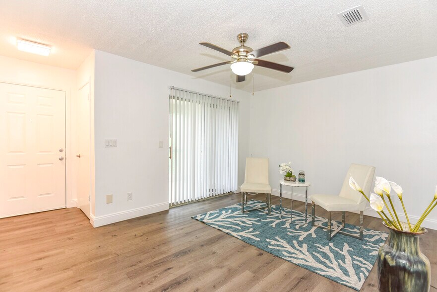 Building Photo - 1600 Big Tree Rd