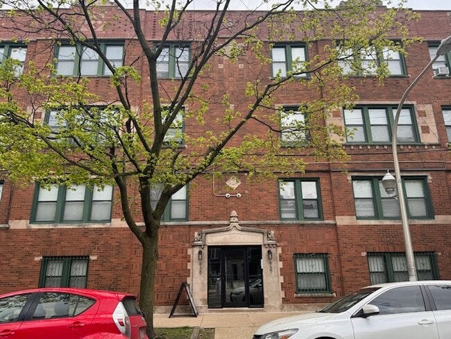 Building Photo - 941 E 54th Pl