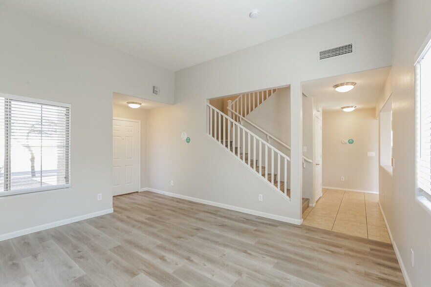 Building Photo - 3733 W Dunbar Dr