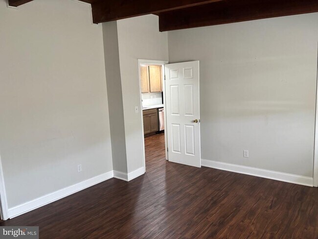 Building Photo - 5505 Karen Elaine Dr