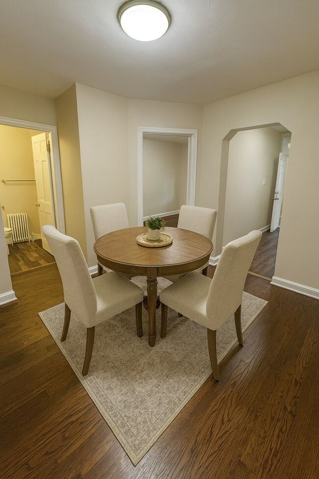 Building Photo - Move in Special! 2 Bed 1 Bath SE, DC