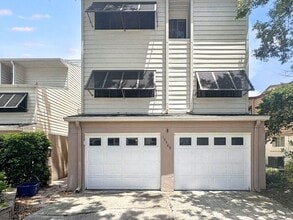 Building Photo - 13963 Lake Point Dr