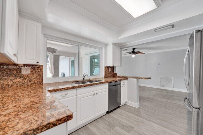 Building Photo - 5031 SW 88th Terrace