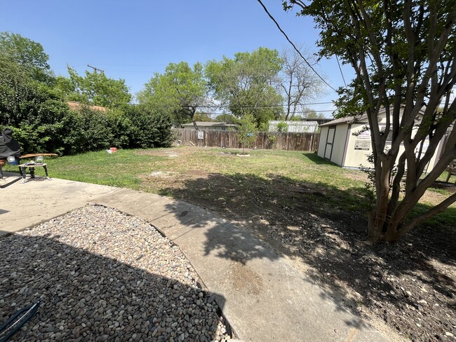 Building Photo - 419 Shannon Lee St
