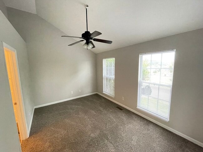 Building Photo - Goodlettsville area home with 1 car garage!
