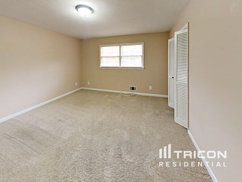 Building Photo - 4135 Jeffrey Dr SW