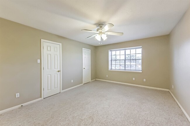 Building Photo - 11525 Burdine St