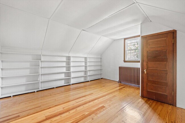 Building Photo - 7014 Beechwood Dr