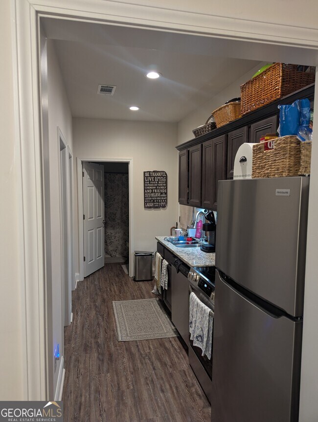 Building Photo - 2467 Smith Rd