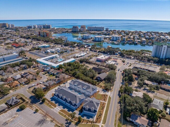 Building Photo - 100 Beach Dr