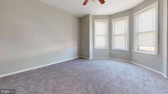 Building Photo - 1426 S 52nd St