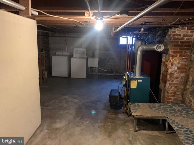 Building Photo - 559 Hillman Dr