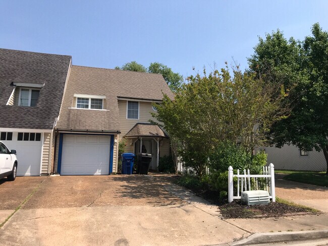 Building Photo - 605 Masefield Cir