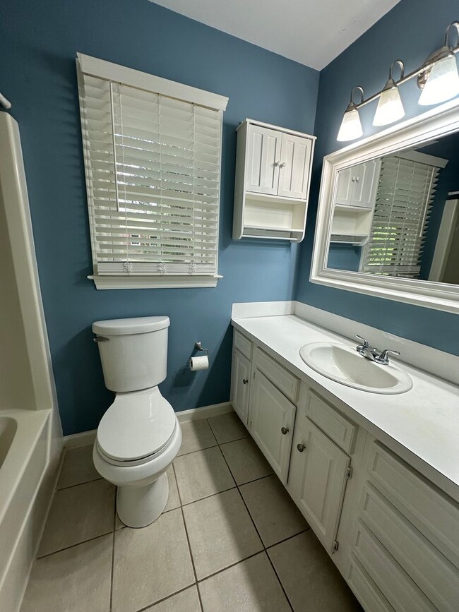 Building Photo - Peaceful Home in Pamlico Village