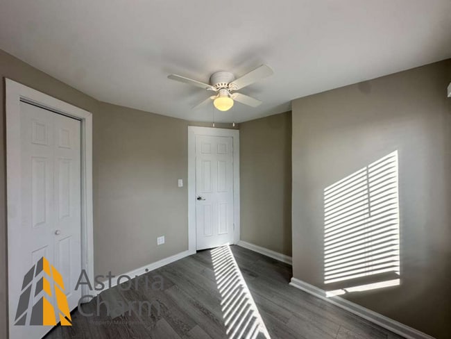 Building Photo - 3 Bedroom Rowhome with Deck and Updated Kitchen