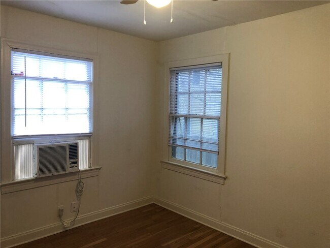 Building Photo - 109 E 49th St