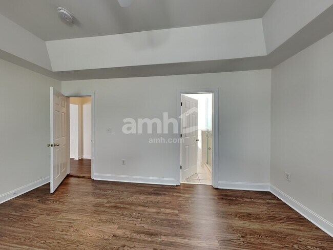 Building Photo - 2003 Monaco Ct