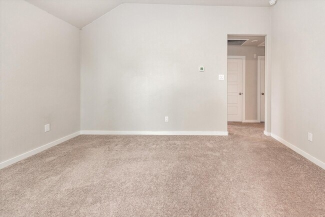 Building Photo - 10651 Whitejacket