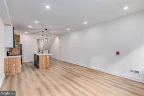 Building Photo - 1222 W Silver St