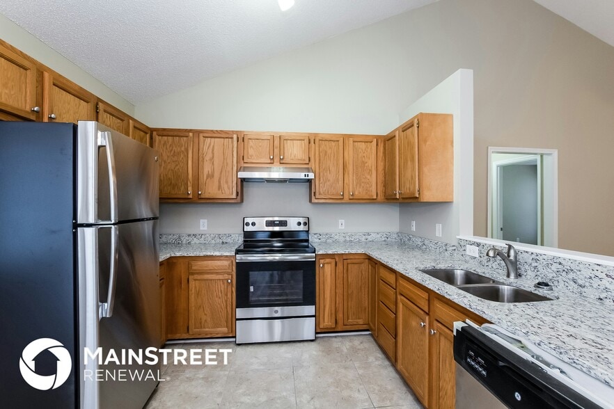 Building Photo - 17 Hickory St SW