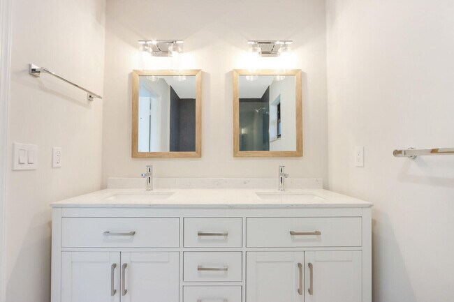 Building Photo - 85 Hickory Hill Rd