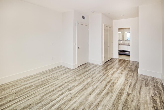 Building Photo - 391 Palisade Ave